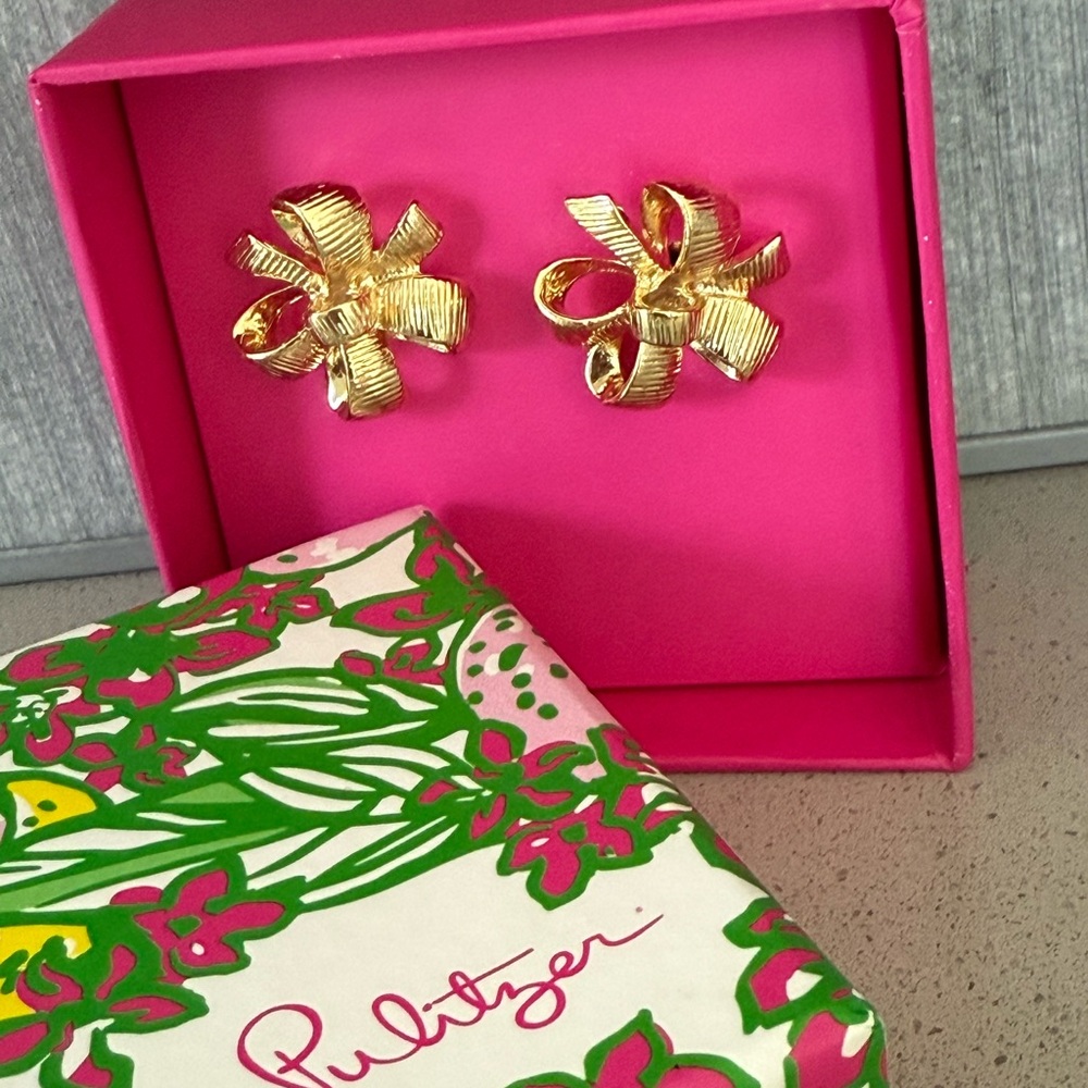 Lilly Pulitzer Bow Tie Earrings new in box